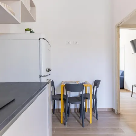 Prione 272 5 Terre Hub La Spezia